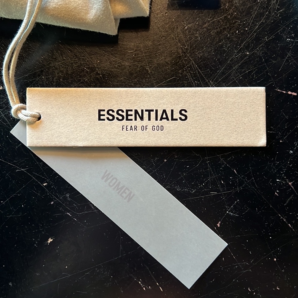 Essentials leggings - Picture 3 of 4